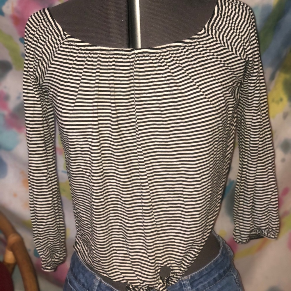 🐚 Threads Studio Striped Top with Tie